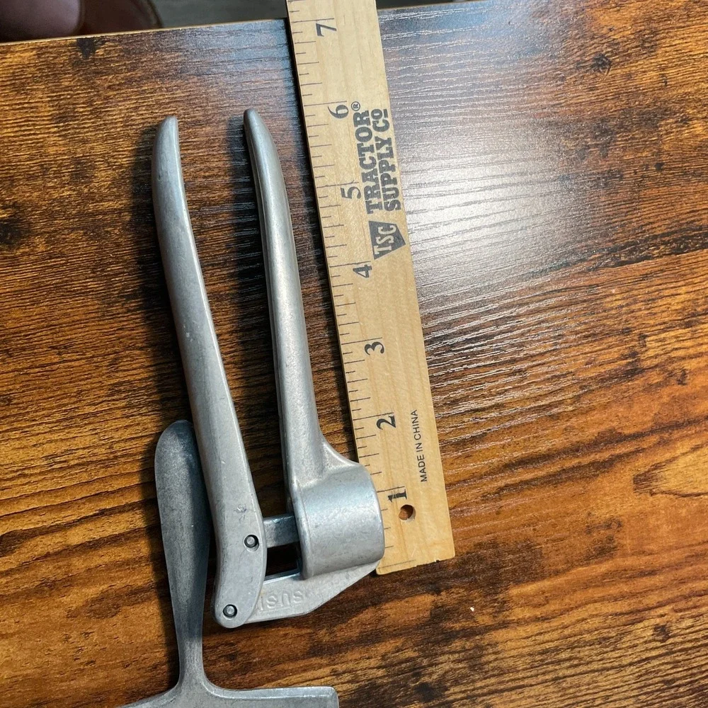 Vtg  Susi Swiss Garlic Press, Vtg CK. Taiwan Cheese Slicer Aluminum Lot